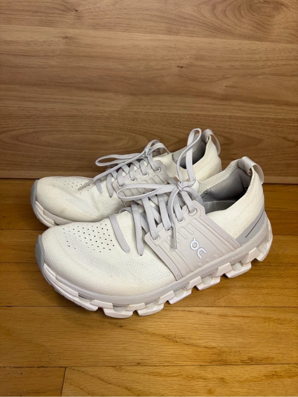 On Running Cloudswift Women's Sneakers in White - Size 7
